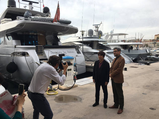 Hideaki Anno al porto di Cannes