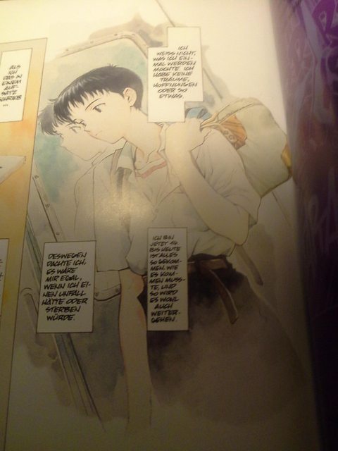 Prima pagina del primo stage del manga di Evangelion, per l'occasione in tedesco - Nel Last Stage Shinji porta la medesima borsa